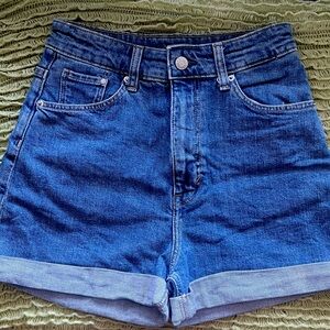 CUTEST MEDIUM WASH DENIM MOM JEAN SHORTS